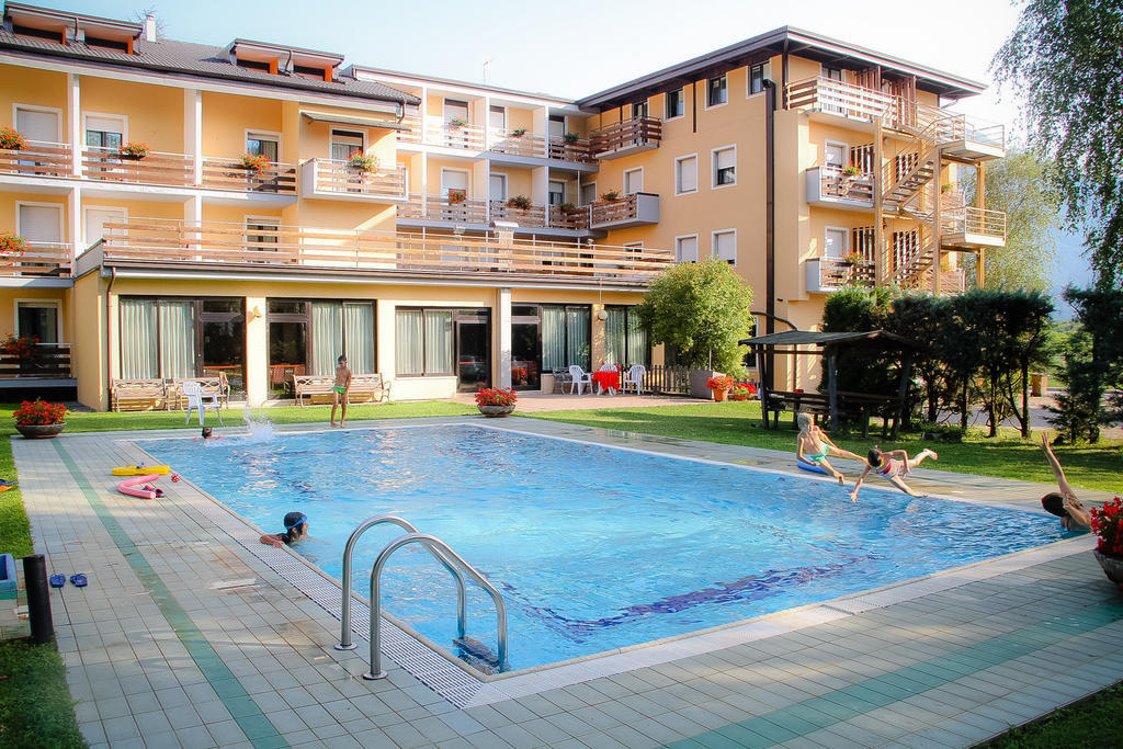 Hotel Dolomiti Levico Terme Εξωτερικό φωτογραφία